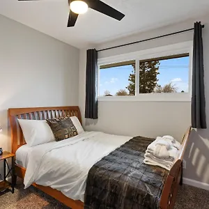 https://villa-cozy-retreat-pet-friendly-haven.portland-hotels.info